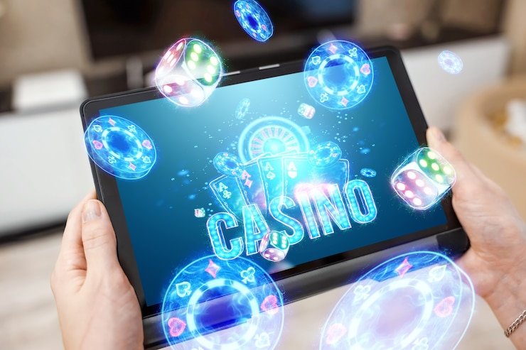 Kartu fitur aplikasi mobile berwarna oranye